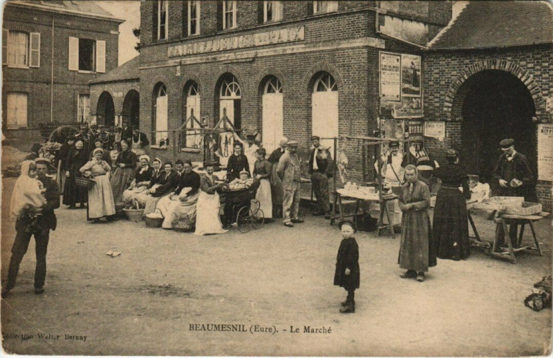 Carte postale ancienne Beaumesnil - Le Marché