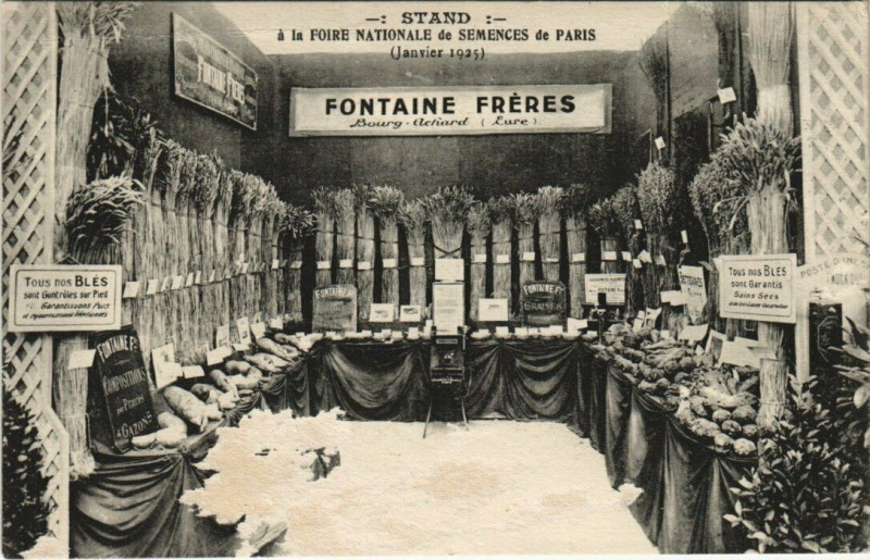 Carte postale ancienne Stand à la Foire Nationale de Semences de Paris à Paris 15e