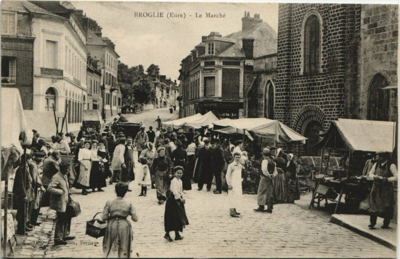 Carte postale ancienne Broglie Le Marché à Broglie