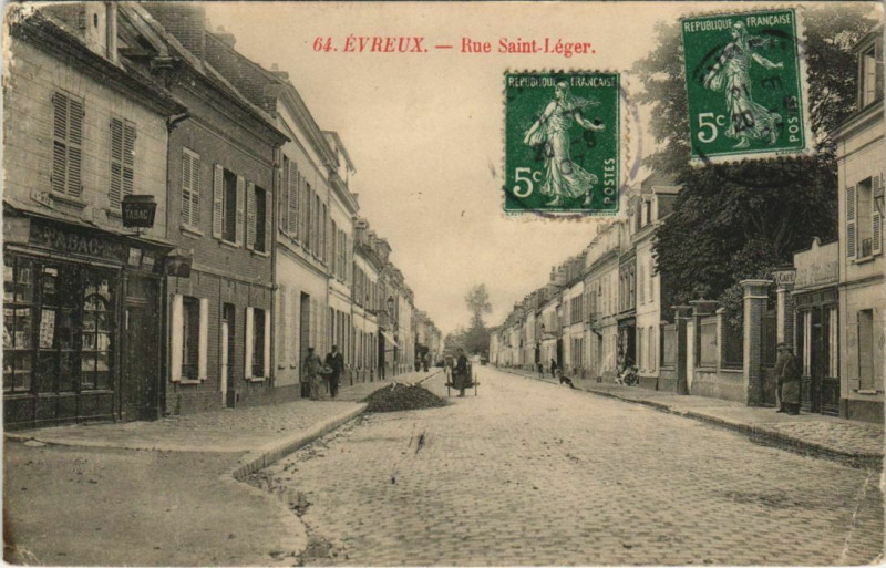 Carte postale ancienne Evreux-Rue Saint-Léger à Évreux