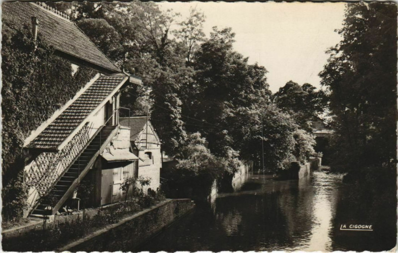 Carte postale ancienne Evreux-Vue sur l'Iton à Évreux