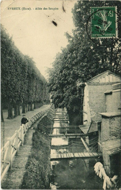 Carte postale ancienne Evreux-Allée des Soupirs à Évreux