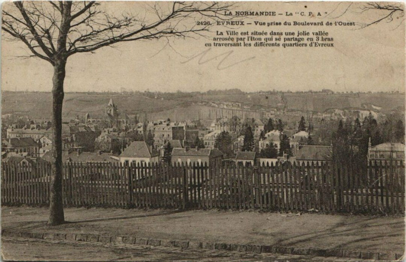 Carte postale ancienne Evreux-Vue prise du Boulevard de l'Ouest à Évreux