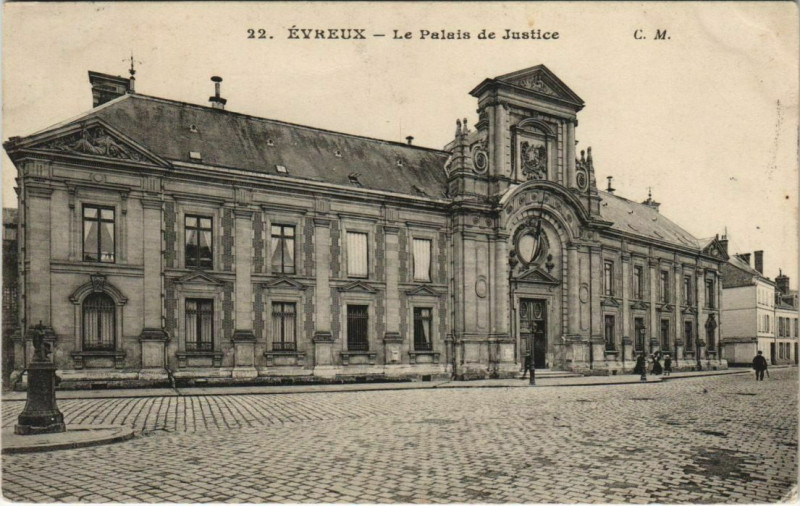 Carte postale ancienne Evreux-Le Palais de Justice à Évreux