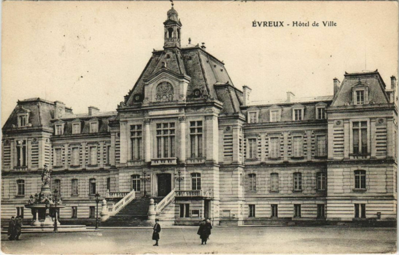 Carte postale ancienne Evreux-Hotel de Ville à Évreux