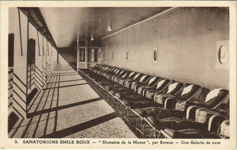Carte postale ancienne Sanatoriums Emile Roux-Domaine de la Musse-Une Galerie de cure à Évreux