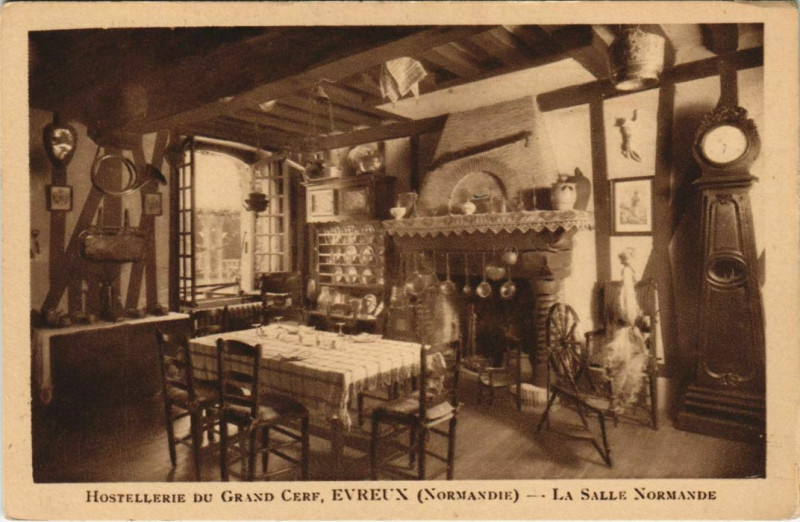 Carte postale ancienne Evreux-Hostellerie du Grand Cerf-La Salle Normande à Évreux