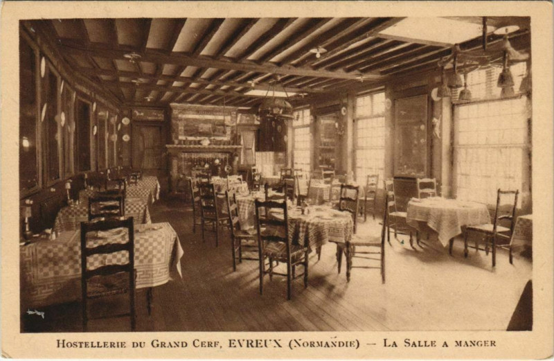 Carte postale ancienne Evreux-Hostellerie du Grand Cerf-La Salle a Manger à Évreux