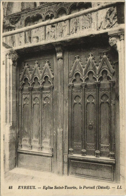 Carte postale ancienne Evreux-Eglise Saint-Taurin le Portail à Évreux