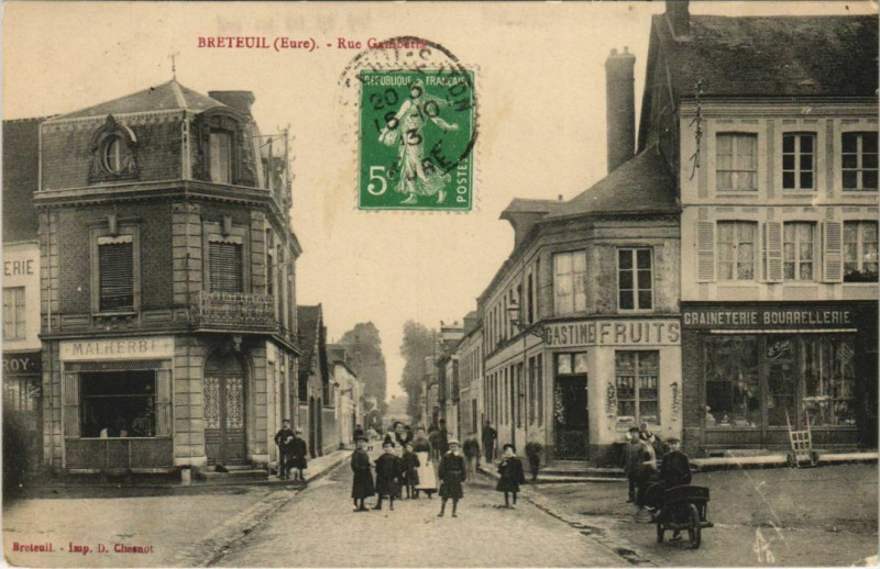 Carte postale ancienne Breteuil-Rue Gambetta à Breteuil