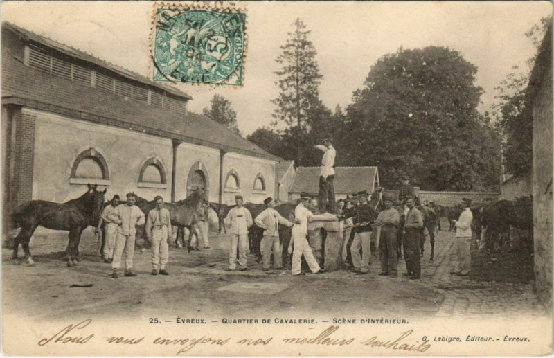 Carte postale ancienne Evreux-Quartier de Cavalerie-Scéne d'Intérieur à Évreux