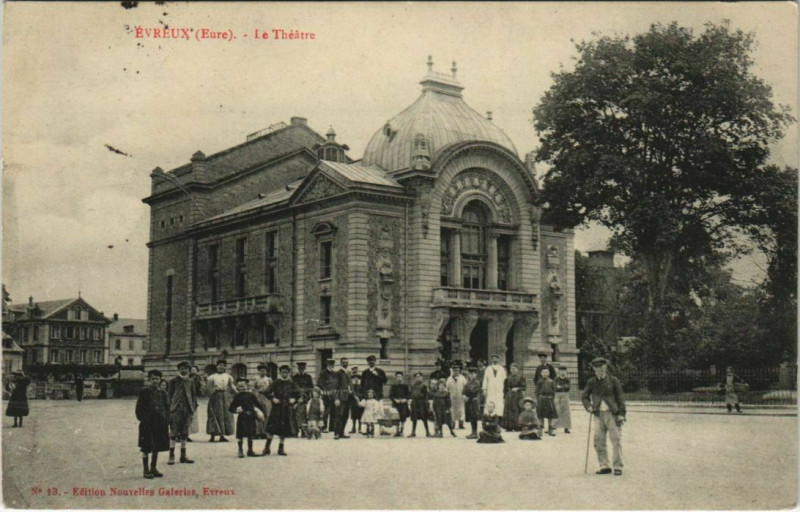 Carte postale ancienne Evreux-Le Théatre à Évreux