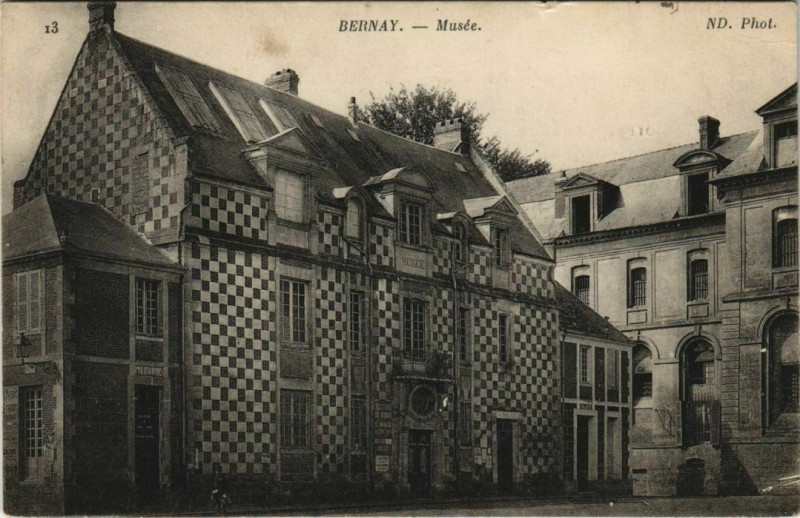 Carte postale ancienne Bernay-Musée à Bernay
