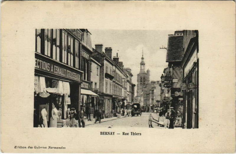 Carte postale ancienne Bernay-Rue Thiers à Bernay