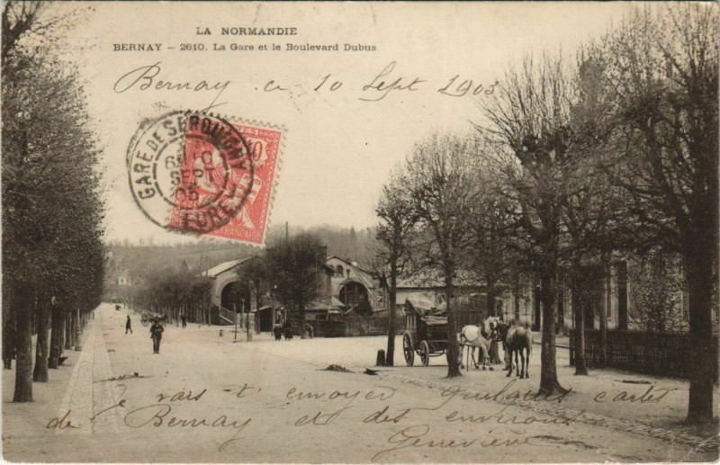 Carte postale ancienne Bernay-La Gare et le Boulevard Dubus à Bernay