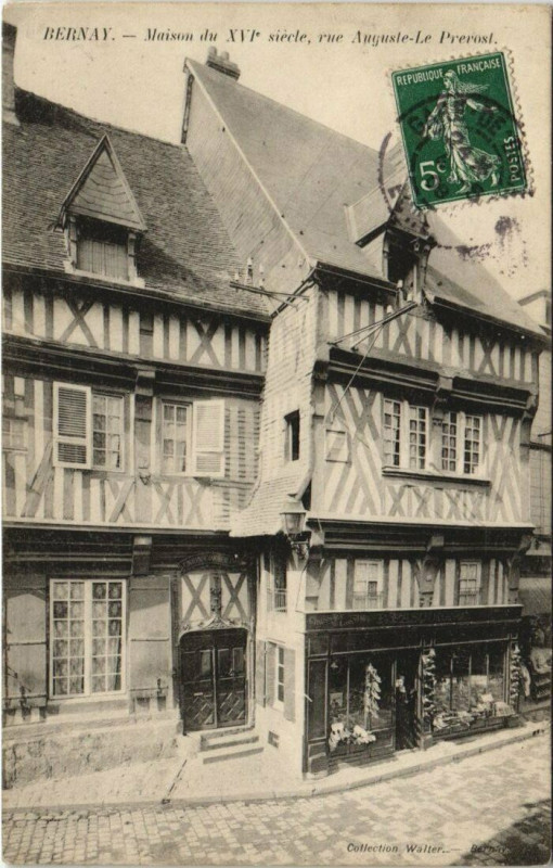 Carte postale ancienne Bernay-Rue Auguste Le Prerost à Bernay
