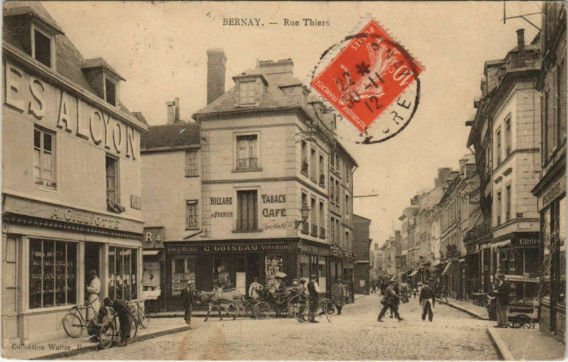 Carte postale ancienne Bernay-Rue Thiers à Bernay