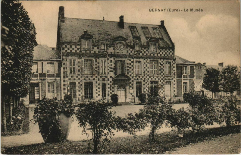 Carte postale ancienne Bernay-Le Musée à Bernay