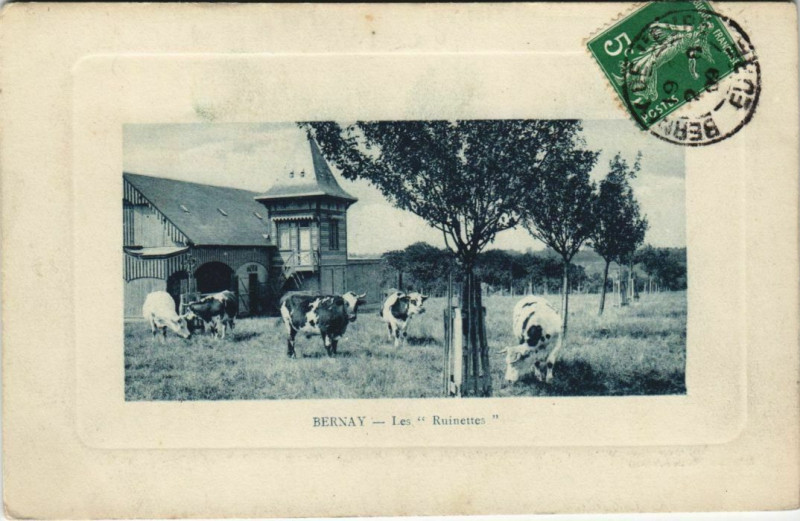 Carte postale ancienne Bernay-Les 'Ruinettes' à Bernay