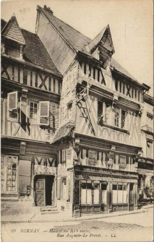 Carte postale ancienne Bernay-Rue Auguste Le Prevot à Bernay