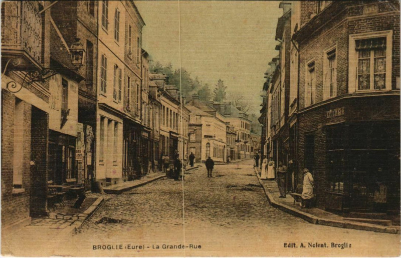 Carte postale ancienne Broglie-La Grande Rue à Broglie
