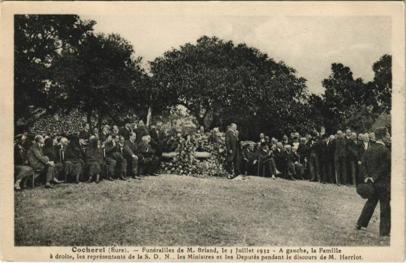 Carte postale ancienne Cocherel-Funérailles de M. Briand le 3 Juillet 1932