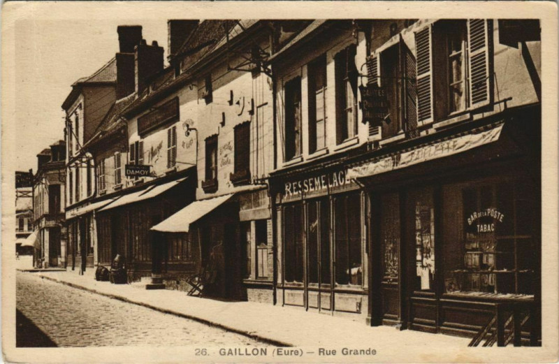 Carte postale ancienne Gaillon-Rue Grande à Gaillon