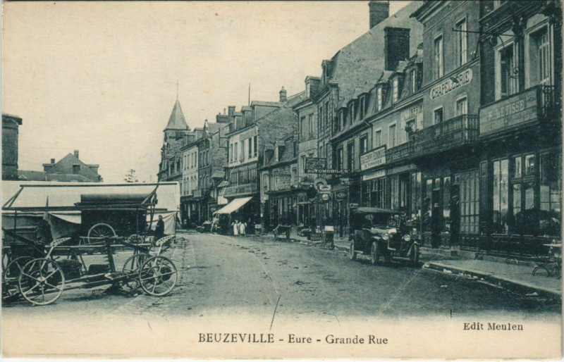 Carte postale ancienne Beuzeville-Eure-Grande Rue à Beuzeville