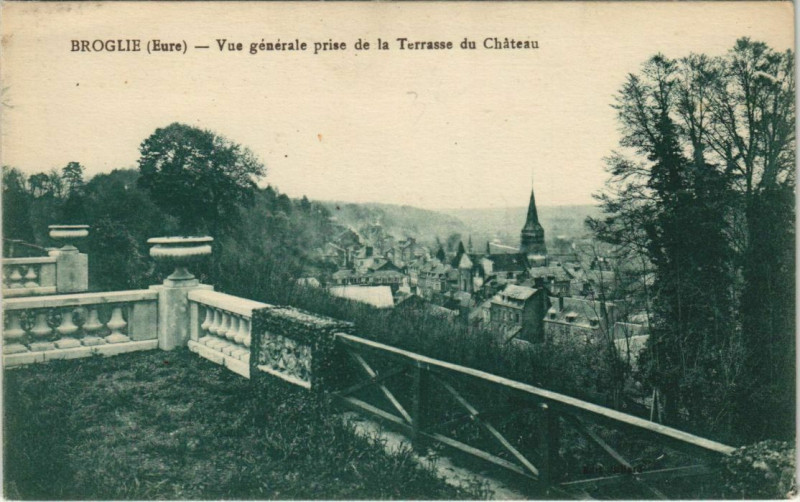 Carte postale ancienne Broglie-Vue générale prise de la Terrasse du Chateau à Broglie