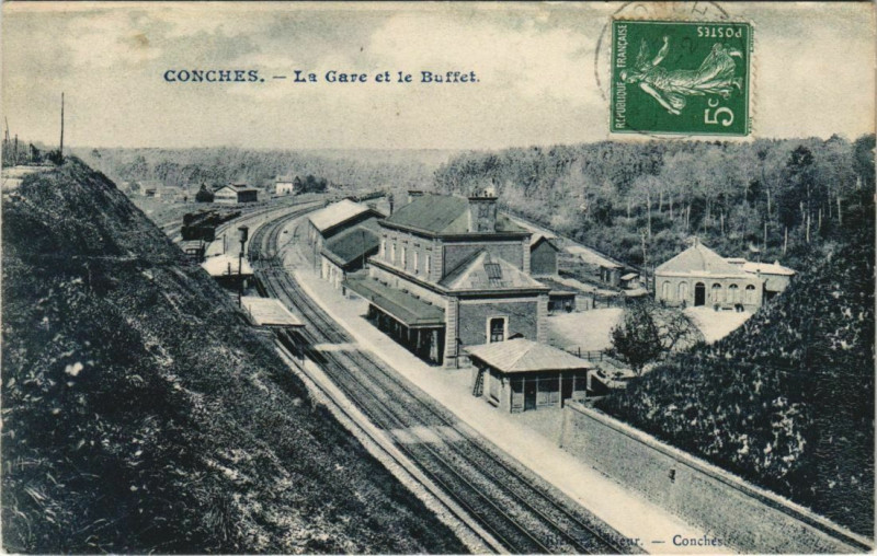 Carte postale ancienne Conches-La Gare et le Buffet