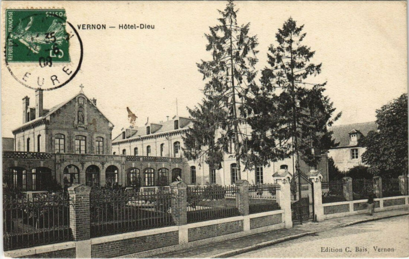 Carte postale ancienne Vernon - Hotel Dieu à Vernon