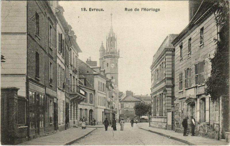 Carte postale ancienne Evreux - Rue de l'Horloge à Évreux