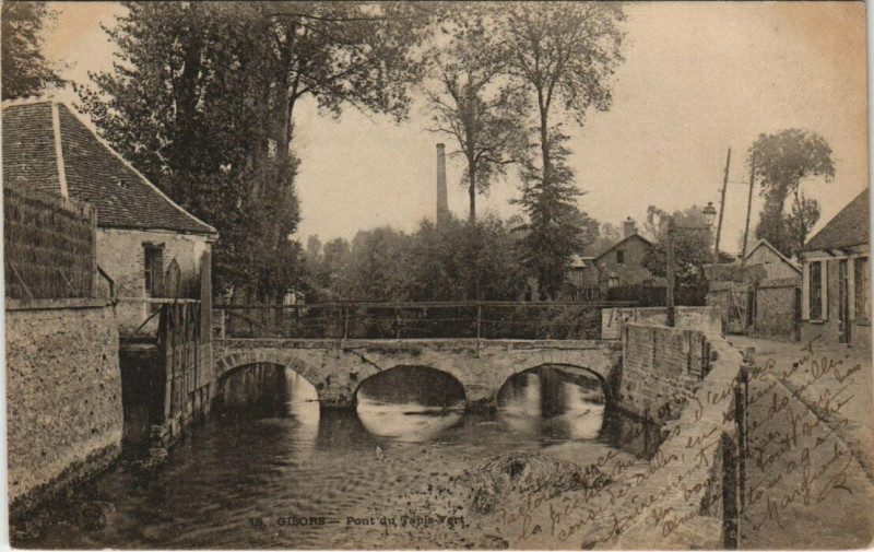 Carte postale ancienne Gisors - Pont du Tapis Vert à Gisors