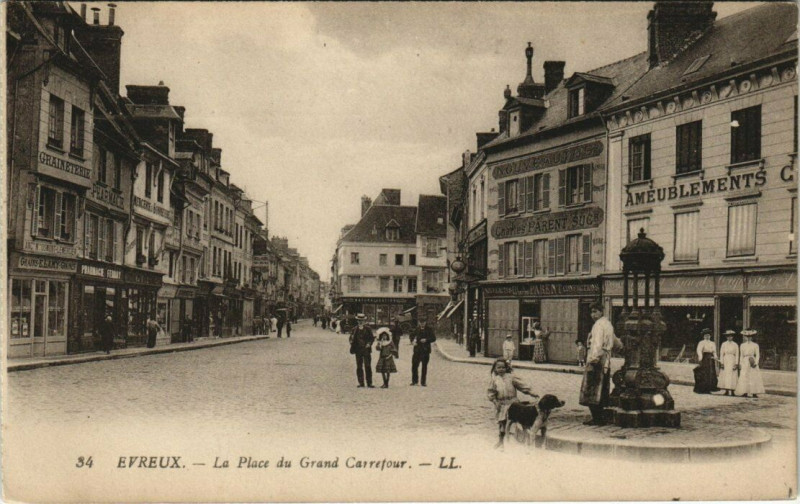 Carte postale ancienne Evreux - La Place du Grand Carrefour à Évreux