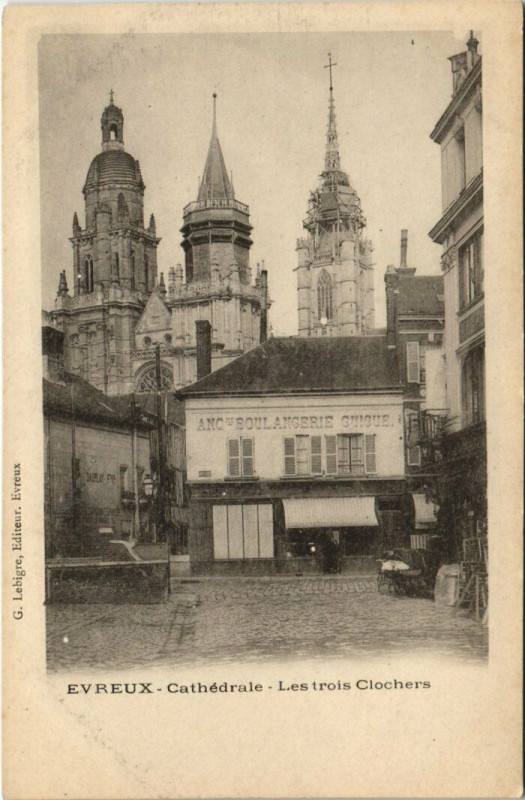 Carte postale ancienne Evreux - Cathedrale Les trois Clochers à Évreux