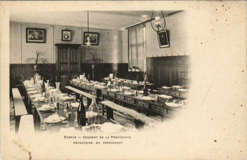 Carte postale ancienne Evreux - Couvert de la Providence à Évreux