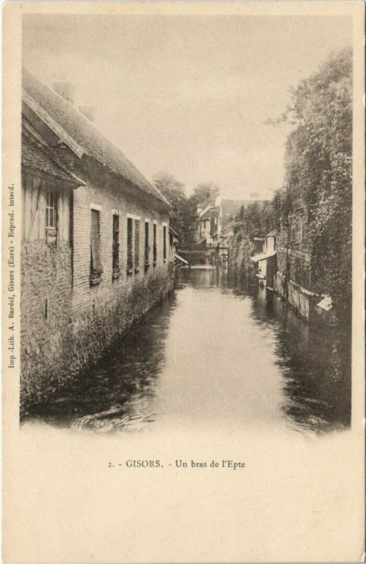 Carte postale ancienne Gisors - Un bras de I'Epte à Gisors