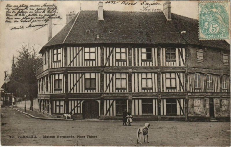 Carte postale ancienne Verneuil-Maison Normande Place Thiers