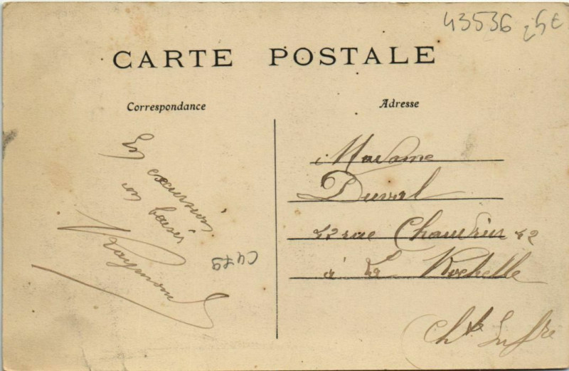 Carte postale ancienne Conches-La Place Carnot un jour de marché