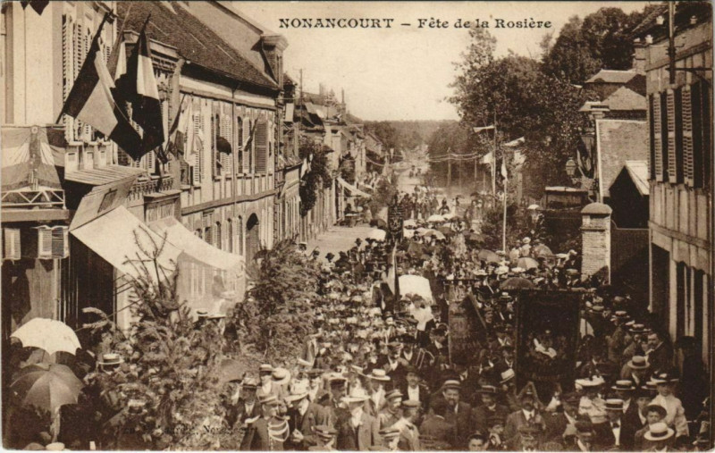 Carte postale ancienne Nonancourt-Fete de la Rosiere à Nonancourt