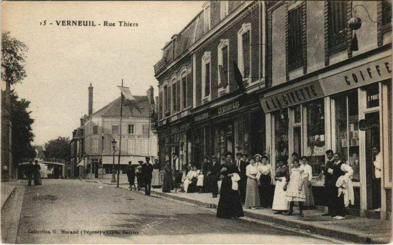 Carte postale ancienne Verneuil - Rue Thiers