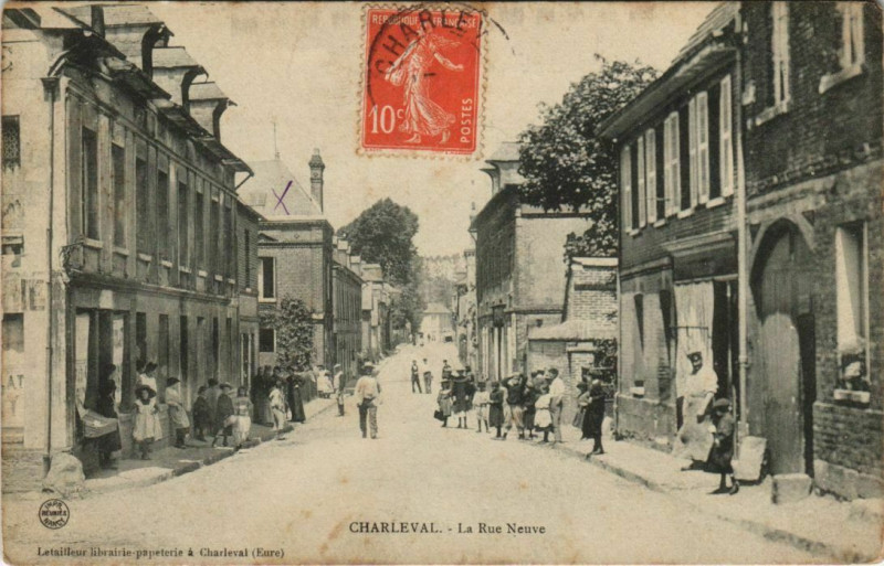 Carte postale ancienne Charleval-La Rue Neuve à Charleval