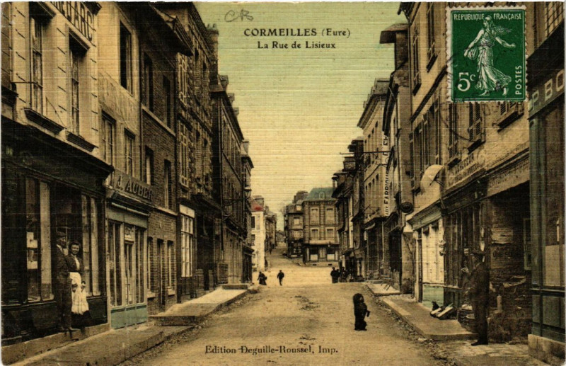 Carte postale ancienne Cormeilles - La Rue de Lisieux à Cormeilles