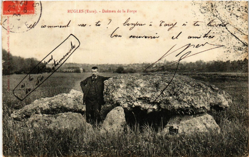 Carte postale ancienne Rugles - Dolmen de la Forge à Rugles
