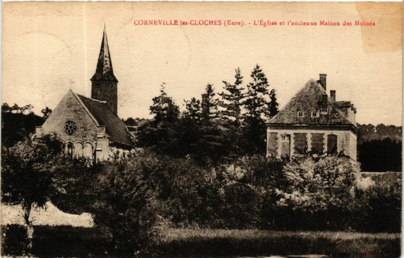 Carte postale ancienne Corneville-les-Cloches - L'Eglise et l'ancienne Maison des Molnes