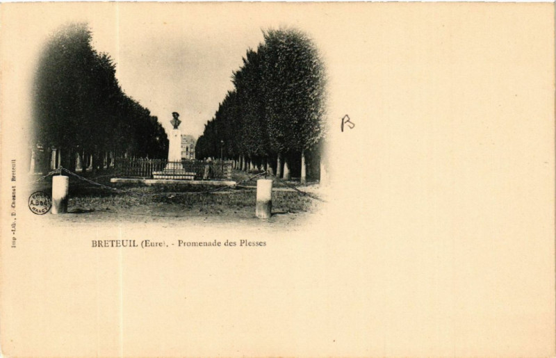 Carte postale ancienne Breteuil - Promenade des Plesses à Breteuil