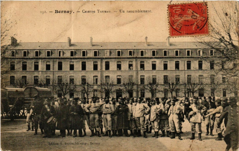 Carte postale ancienne Bernay - Caserne Turreau à Bernay