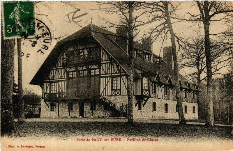 Carte postale ancienne Foret de Pacy-sur-Eure - Pavillon de Chasse à Pacy-sur-Eure