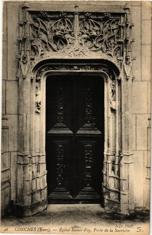 Carte postale ancienne Conches - Eglise Sainte-Foy