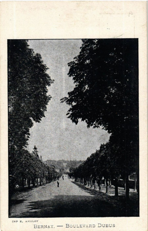 Carte postale ancienne Bernay - Boulevard Dubus à Bernay